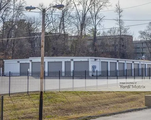 Drive-Up Storage Units in Knoxville, TN